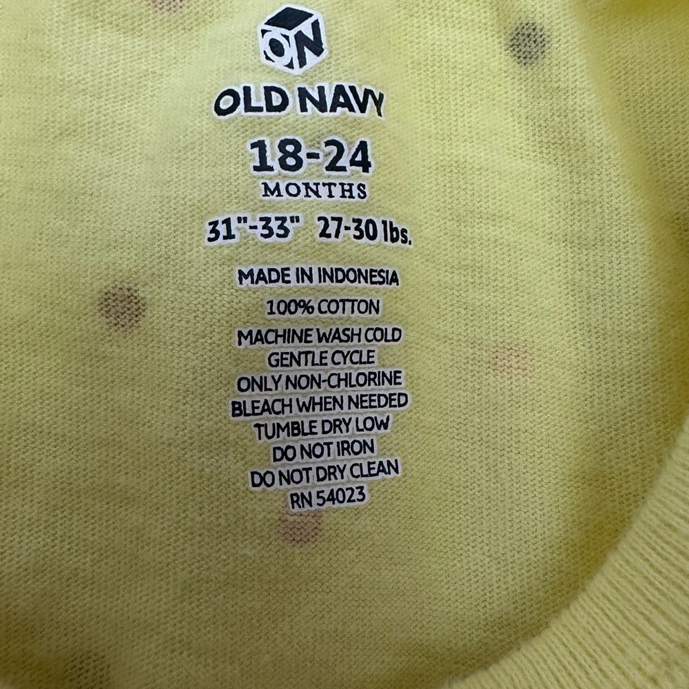 Old Navy Shirt Bundle with FLAWS in Yellow & White Size 18-24 2T 24 months